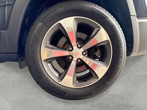 Used 2019 Jeep Cherokee Limited AWD/4WD image 22