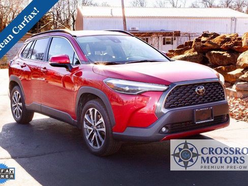 Used 2022 Toyota Corolla Cross XLE w/ Convenience Package image 8