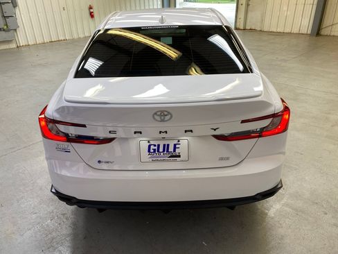 Used 2025 Toyota Camry SE w/ Convenience Package FWD image 7