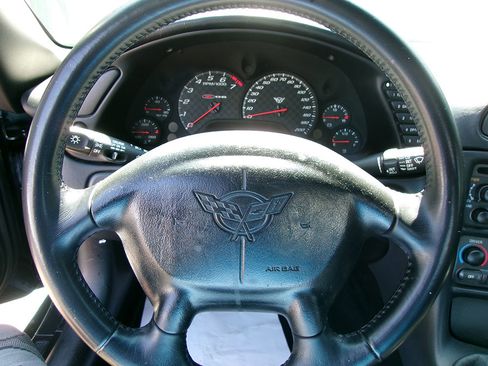Used 2001 Chevrolet Corvette Z06 image 16