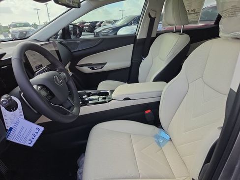 Used 2026 Lexus NX 350 AWD w/ Luxury Package image 11