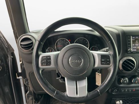 Used 2018 Jeep Wrangler Unlimited Sport AWD/4WD image 12