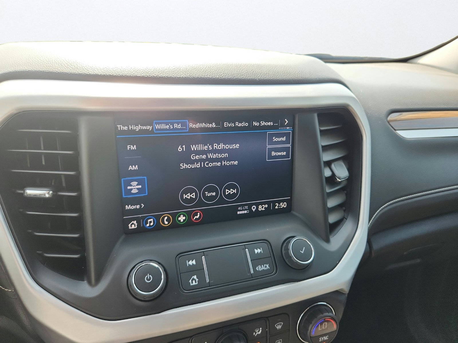 Used 2020 GMC Acadia SLE w/ Driver Convenience Package AWD/4WD image 17