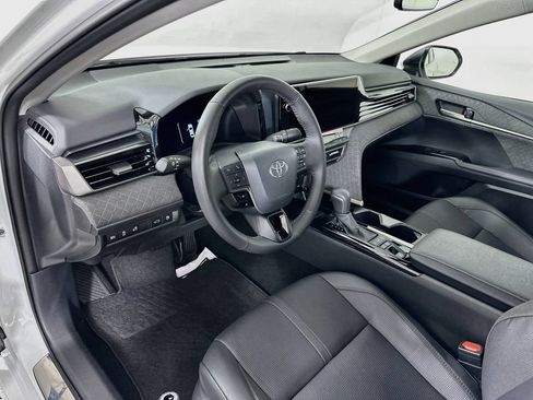 Used 2026 Toyota Camry XLE AWD/4WD image 9