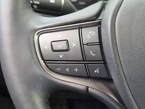 Used 2025 Lexus UX 300h AWD w/ Accessory Package (Z2) image 18