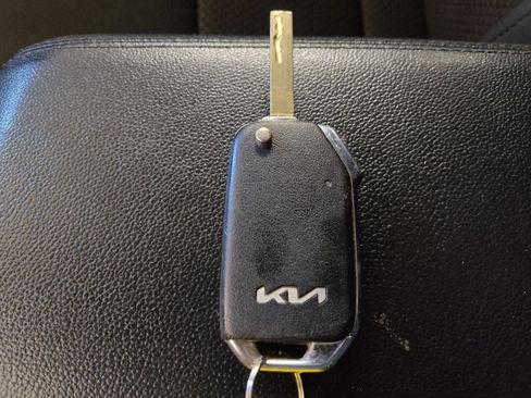 Used 2023 Kia Sportage LX FWD image 32