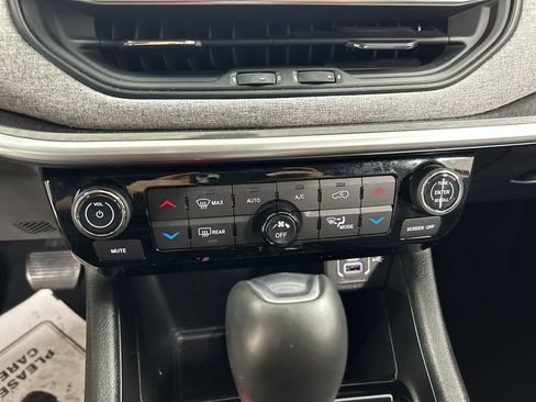 Used 2022 Jeep Compass Latitude w/ Convenience Group AWD/4WD image 16