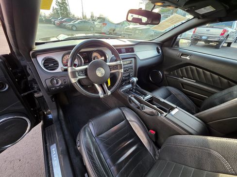 Used 2011 Ford Mustang Premium w/ Comfort Pkg image 12