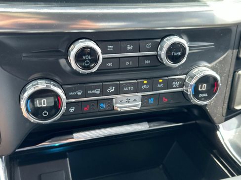 Used 2021 Ford F150 Lariat w/ Equipment Group 502A High AWD/4WD image 19
