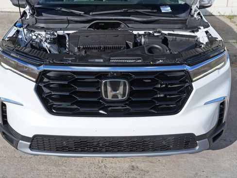 Used 2023 Honda Pilot Elite image 7