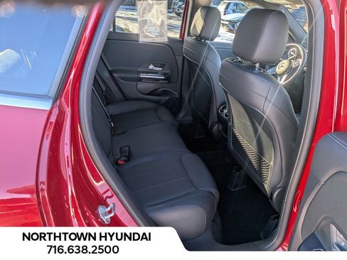 Used 2021 Mercedes-Benz GLA 250 4MATIC image 35