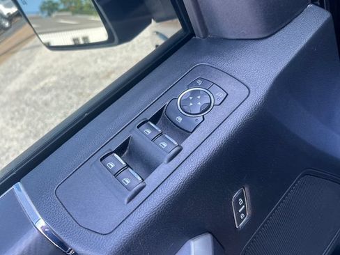 Used 2019 Ford F150 XLT w/ Equipment Group 302A Luxury AWD/4WD image 11