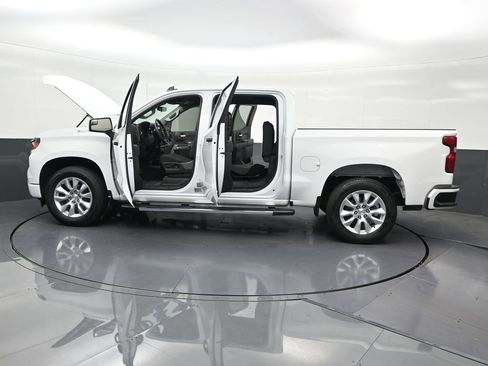 Used 2024 Chevrolet Silverado 1500 Custom image 33