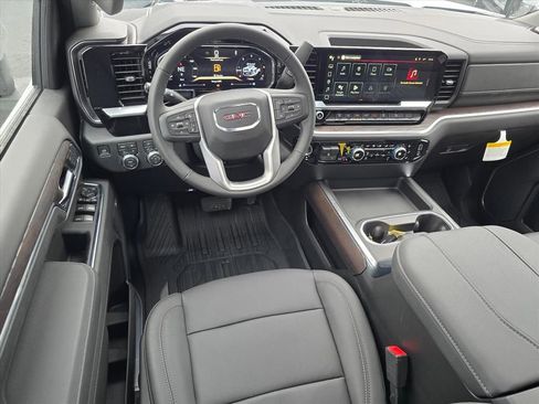 New 2026 GMC Sierra 2500 SLT w/ SLT Premium Package image 6