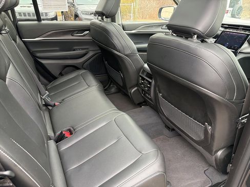 Certified 2023 Jeep Grand Cherokee Limited image 23