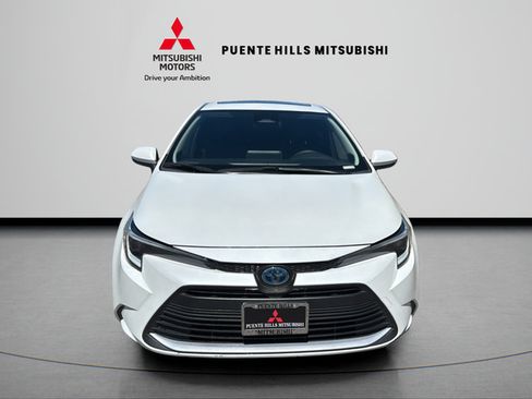 Used 2024 Toyota Corolla XLE FWD image 2
