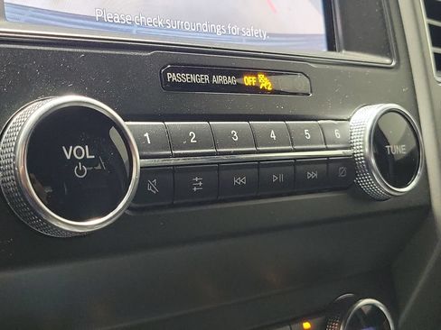 Used 2020 Ford Expedition XLT w/ Equipment Group 202A AWD/4WD image 33