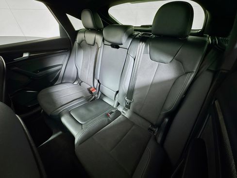 Used 2023 Audi SQ5 Premium w/ Convenience Package image 22