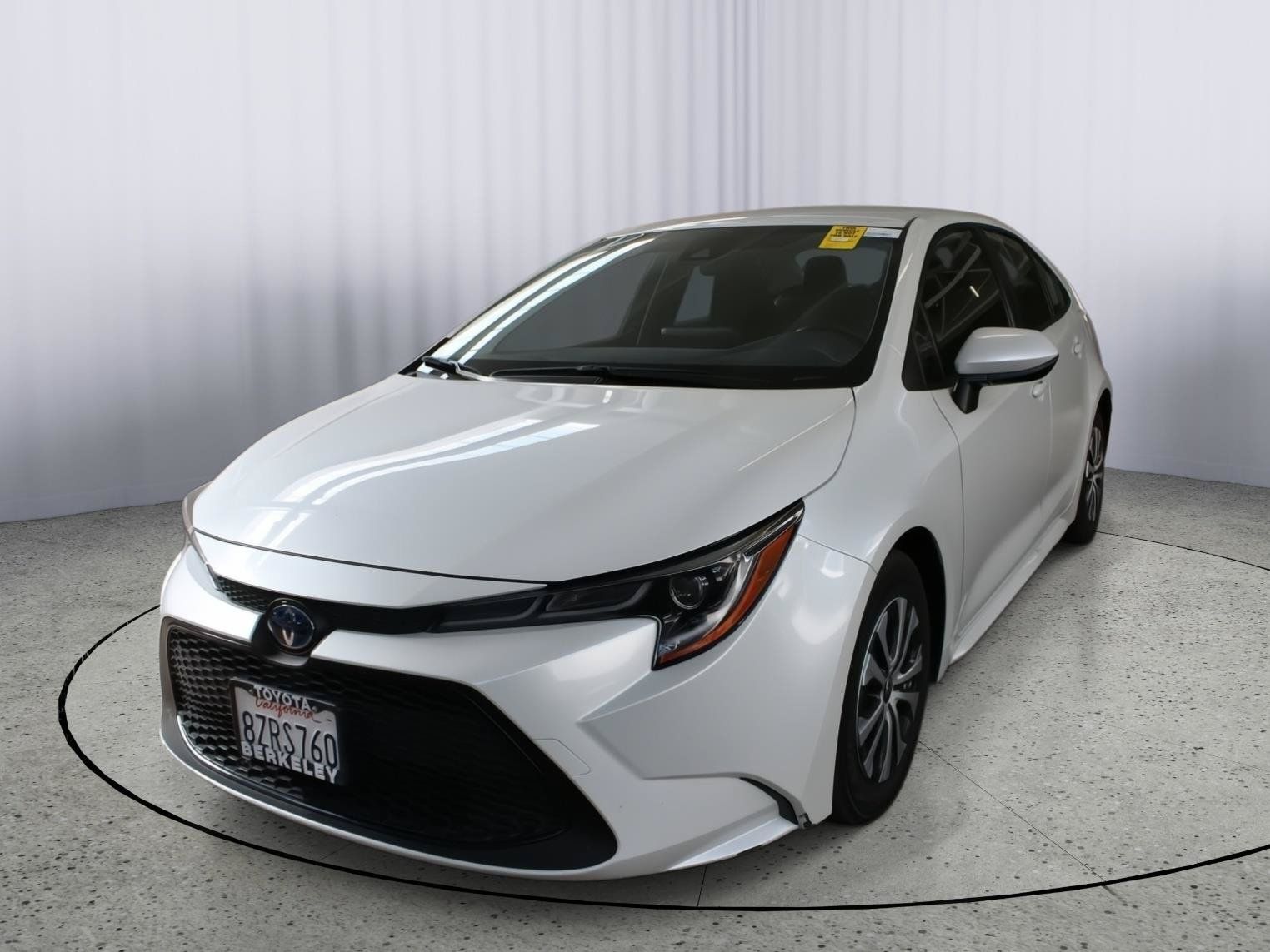 Used 2022 Toyota Corolla LE FWD image 3