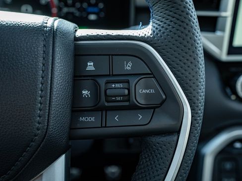 Used 2025 Toyota Tundra Platinum image 29