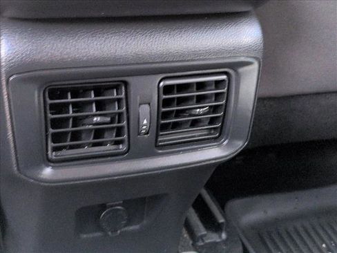 Used 2022 Toyota RAV4 LE image 21