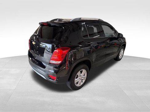 Used 2022 Chevrolet Trax LT w/ LT Convenience Package AWD/4WD image 36