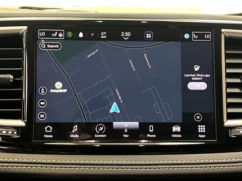 Used 2023 Chrysler Pacifica Limited FWD image 18