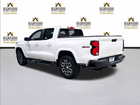 Used 2024 Chevrolet Colorado Z71 w/ Z71 Convenience Package 2 AWD/4WD image 9