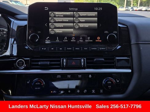 Used 2022 Nissan Pathfinder SL FWD image 18