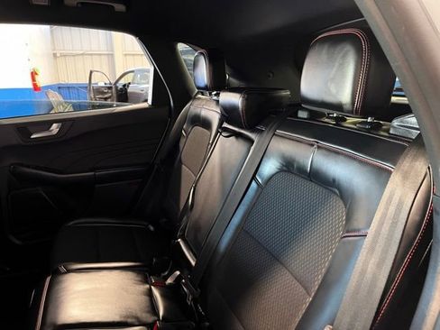 Used 2025 Ford Escape ST-Line Select AWD/4WD image 18
