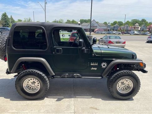Used 2004 Jeep Wrangler X w/ Convenience Group AWD/4WD image 9