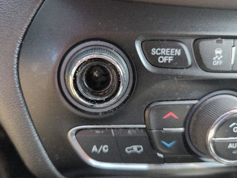 Used 2017 Jeep Cherokee High Altitude AWD/4WD image 21