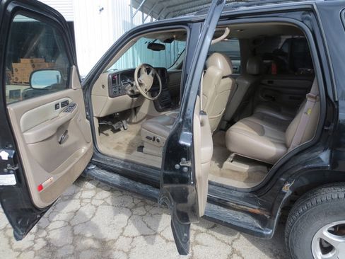 Used 2004 GMC Yukon Denali image 11