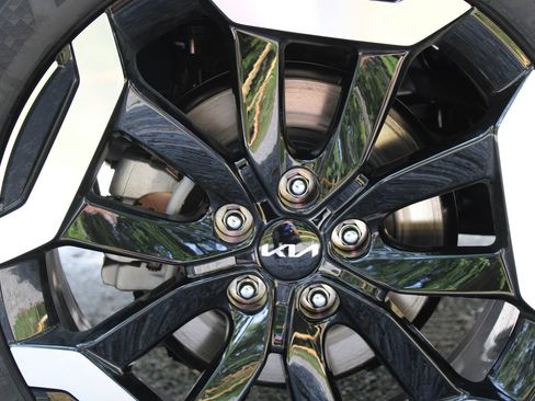 New 2025 Kia Telluride S image 18