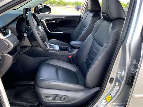 Used 2025 Toyota RAV4 XLE Premium w/ Weather Package image 8