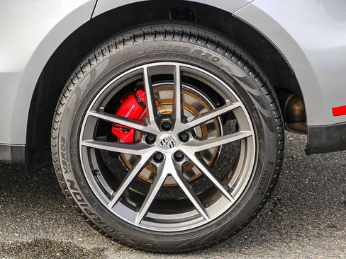 Used 2023 Porsche Macan S image 10