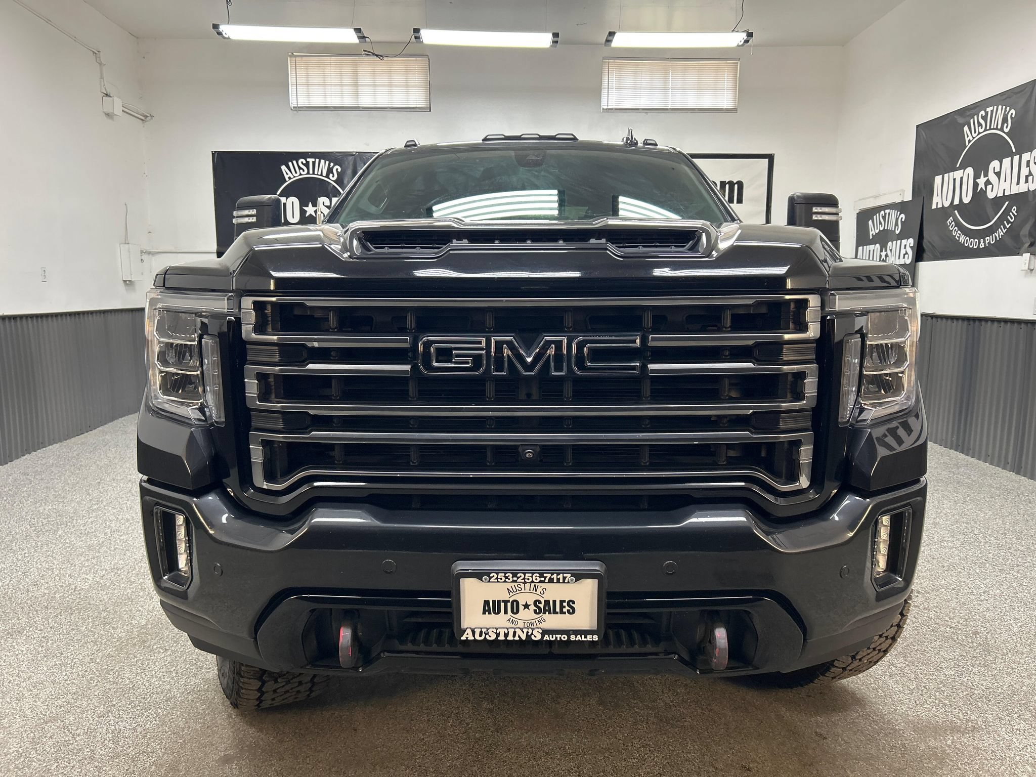 Used 2020 GMC Sierra 3500 AT4 w/ AT4 Premium Package AWD/4WD image 2
