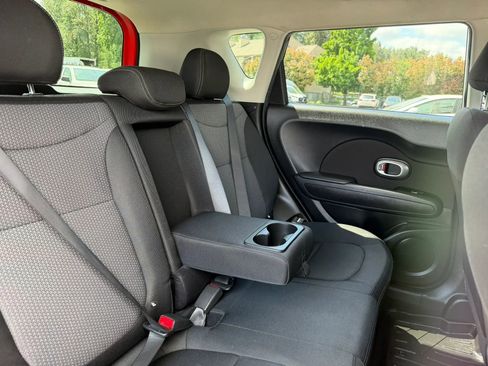 Used 2018 Kia Soul + FWD image 22