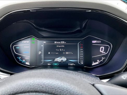 Used 2020 Kia Niro EX FWD image 26