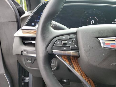 Used 2021 Cadillac Escalade Premium Luxury RWD image 57