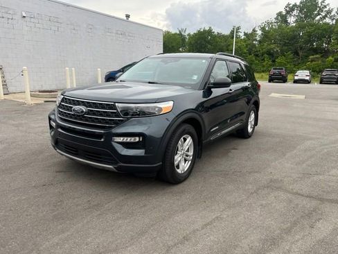 Used 2022 Ford Explorer XLT w/ Equipment Group 202A RWD image 3