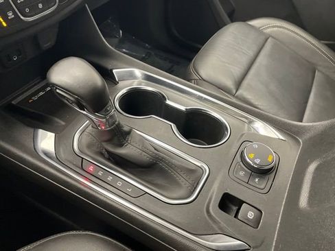 Used 2023 Chevrolet Traverse LT image 6