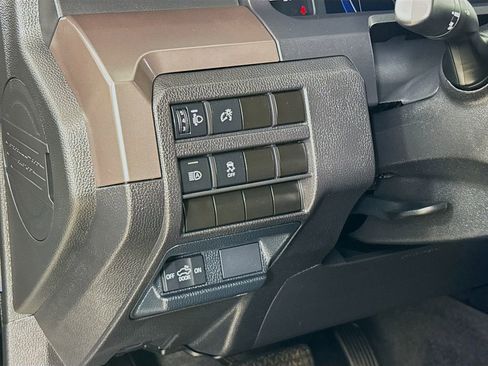 Certified 2024 Toyota Tacoma SR5 AWD/4WD image 12