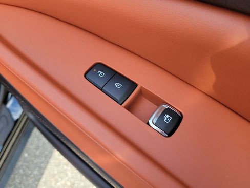 New 2026 Kia Carnival EX FWD image 10