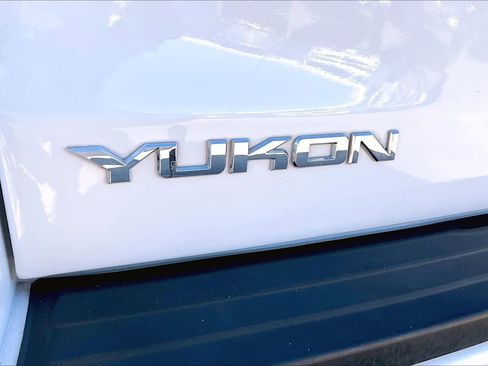 Used 2020 GMC Yukon SLT w/ Premium Edition image 30