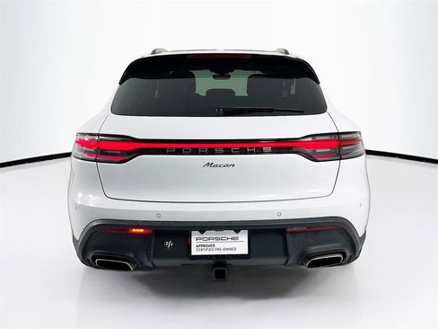 Certified 2025 Porsche Macan image 8