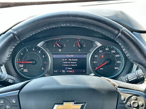 Used 2022 Chevrolet Traverse LT image 18