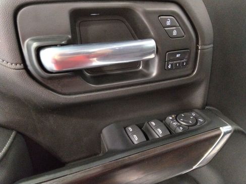 Used 2023 GMC Sierra 2500 SLT w/ SLT Premium Package image 32