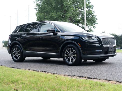 Used 2021 Lincoln Nautilus Reserve FWD image 4
