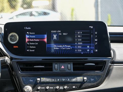 Used 2022 Lexus ES 300h w/ Premium Package FWD image 13